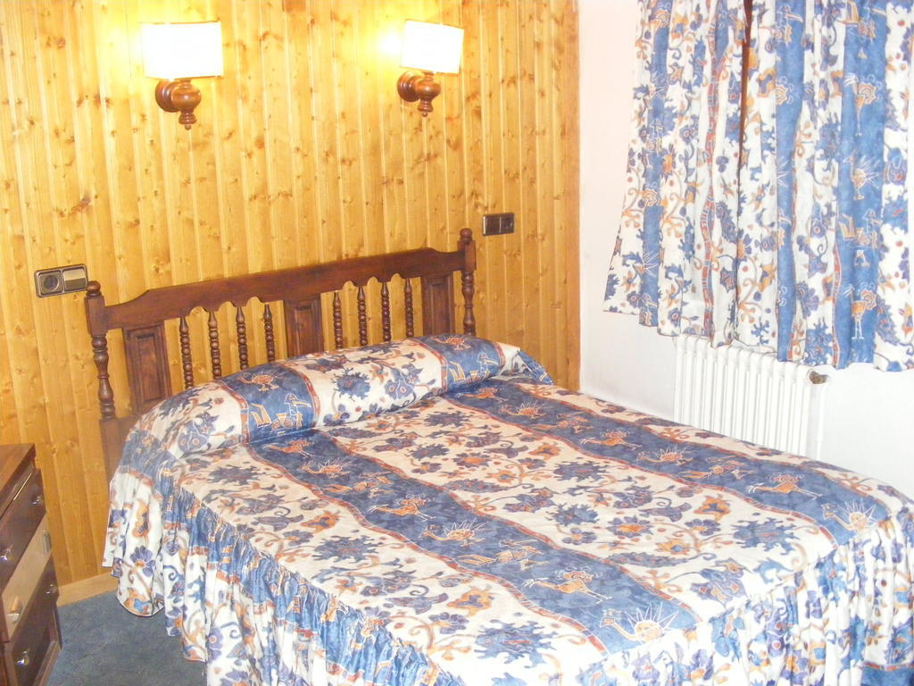 Hotel Europa Les Room photo