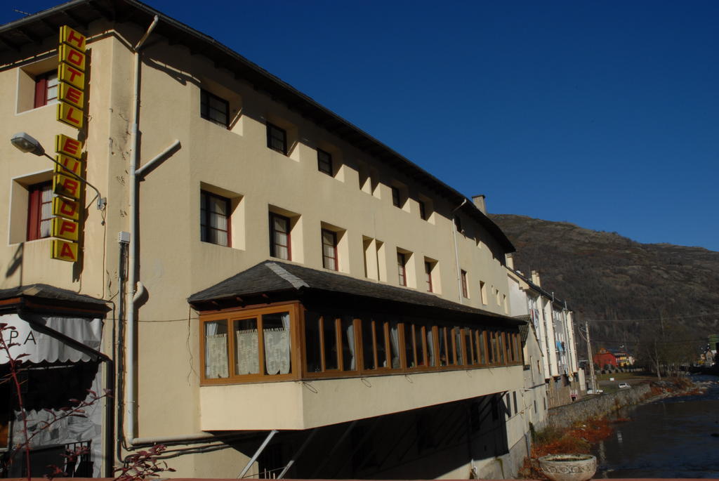 Hotel Europa Les Exterior photo